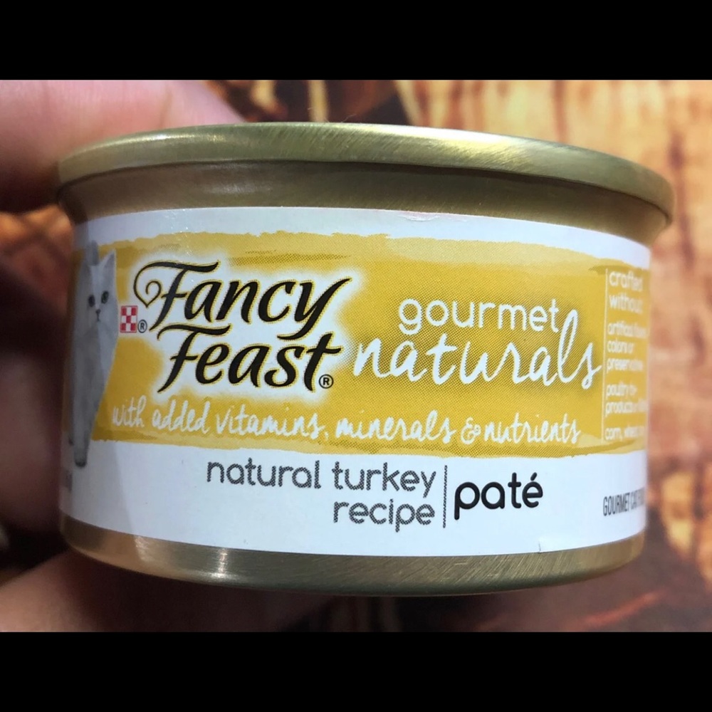 3oz of 12 counts fancy feast gourmet natural turkey recipe pate